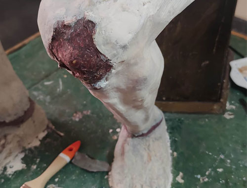 cristo deriso ginocchio