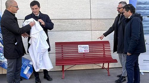 panchine rosse isernia contro violenza di genere