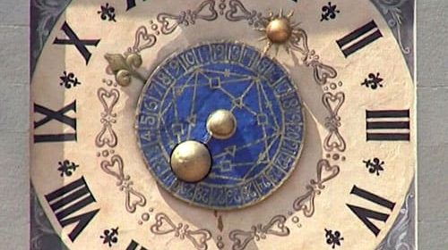Il restauro del quadrante dell'orologio astronomico ad Arezzo