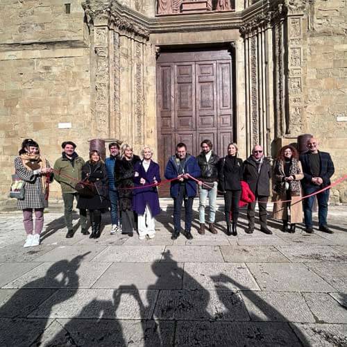 duomo di arezzo il portale restaurato grazie ad ancos e confartigianato