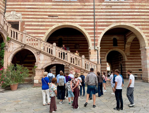 cortile tribunale verona