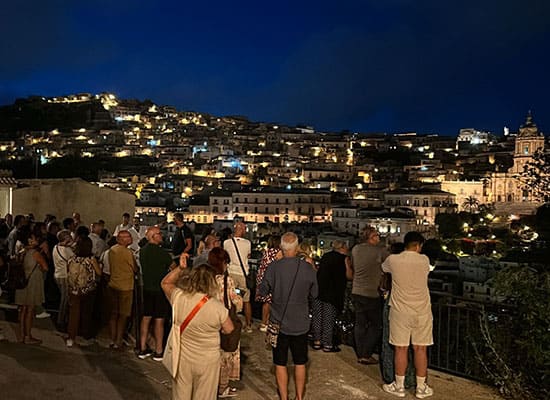 modica di sera passeggiate terza edizione lune d'oriente