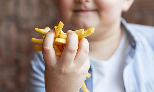obesità infantile allarme unicef nutrizione infantile legge italiana