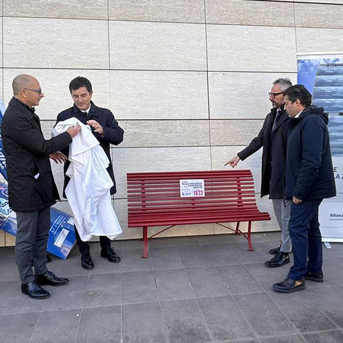 panchine rosse isernia contro violenza di genere