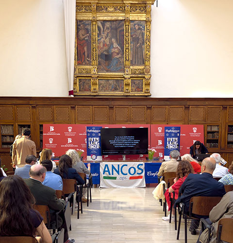 video promozionale crocifisso ligneo